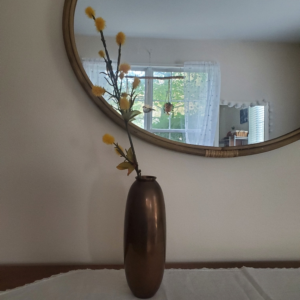 Vase with stem